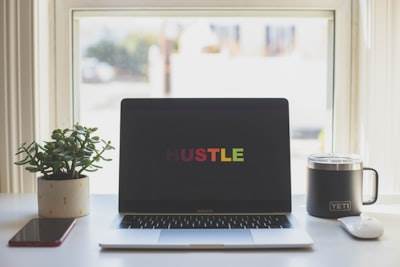 5 Estrategias para Crecer tu Negocio Secundario y Duplicar tus Ganancias — Sin Enojar a tu Empleador