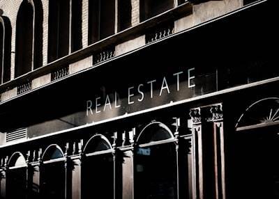 Cómo Luxbridge Realty se diferencia en el mercado inmobiliario