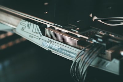 Optimiza predicciones de fluidos hipersónicos con GPU