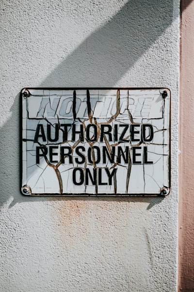 ¿Puedo personalizar la automatización de respuestas al cliente?