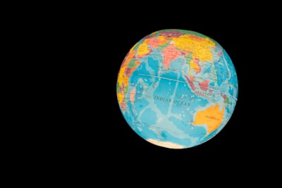 El papel de la irreversibilidad en modelos del mundo
