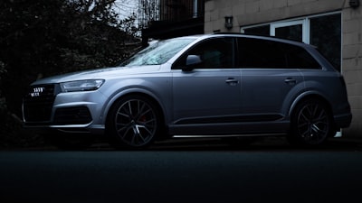 Audi Q7 y SQ7 2027: potencia V8 y tecnología para toda la familia