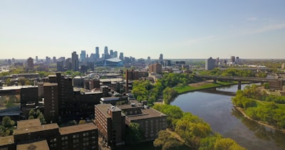 Minneapolis se levanta con determinación