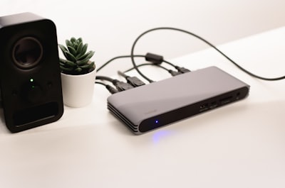 Máximo rendimiento con Thunderbolt 5 y ranura M.2