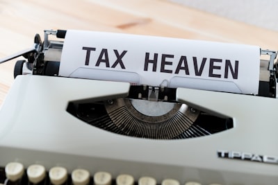 Haz que la temporada de impuestos sea una victoria estratégica con esta oferta en H&R Block Tax Software Deluxe