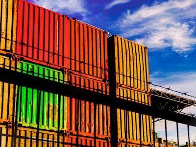Sistemas CRM personalizados y seguros en importación/exportación en España 2025
