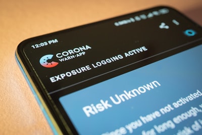 Efectos de la Codificación Vibe en la Velocidad y Seguridad de las Apps Móviles