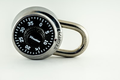 Claude Code pierde seguridad con muchos comandos