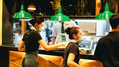 Automatización de Atención al Cliente con Inteligencia Artificial: Maximizar el Cumplimiento del Cliente