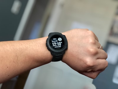 Este reloj Garmin ligero tiene más de $100 de descuento