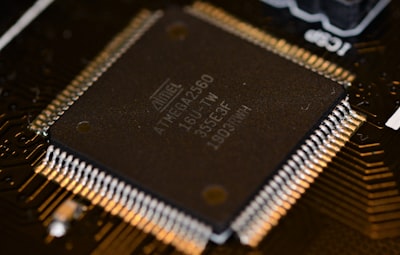 Compilador y marcos de programación para chips de IA