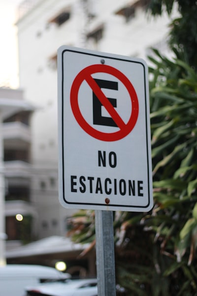 El punto de no retorno del razonamiento engañoso en modelos de lenguaje