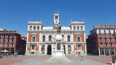Empresa especializada en automatización de documentos legales