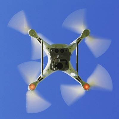 Optimización de trayectorias de drones con aprendizaje por refuerzo y pronóstico de viento