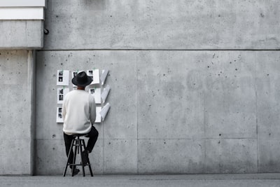 ¿El historial de conversaciones de SharePoint influye en las decisiones?