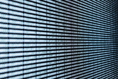 Eliminación de datos duplicados en CRM para la innovación en industrias sostenibles