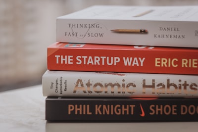 Las 4 decisiones estructurales que definen tu startup en el primer año