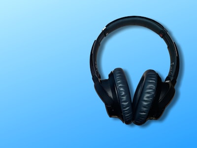 Auriculares en la nube: extraños como concepto y en el avión