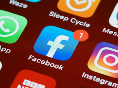 Factores que determinan el precio de la automatización de redes sociales con inteligencia artificial