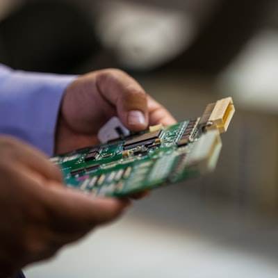 Chips de centro de datos de inteligencia artificial Qualcomm para mercado de inferencia
