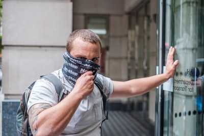 Cuándo, no si intervenir en agentes rebeldes