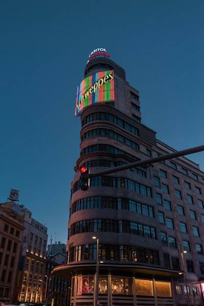 Obtén un ROI del 50% con la mejor empresa de programación en Madrid