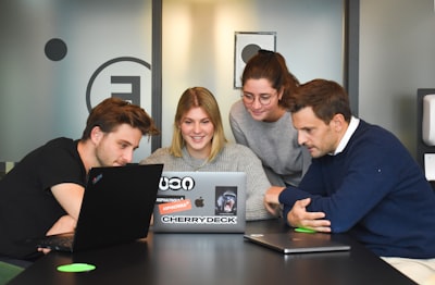 Guía completa de las mejores empresas de intranet en Madrid 2026