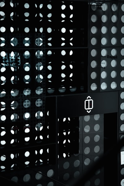 Cómo NeuroArmor reduce ataques de jailbreak sin bloquear consultas benignas