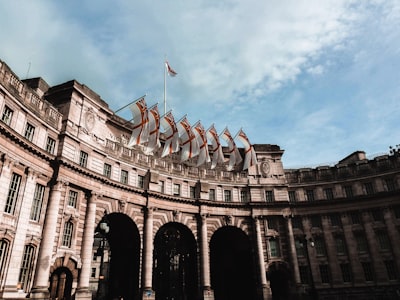 Jefe digital para escuelas en Inglaterra: datos, IA y problemas concretos