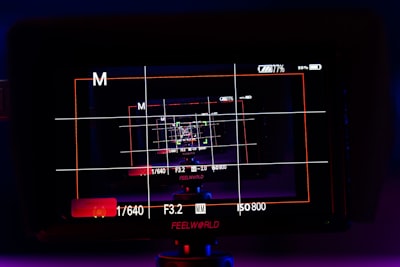 Detección de anomalías industriales mediante video multivista y multitarea