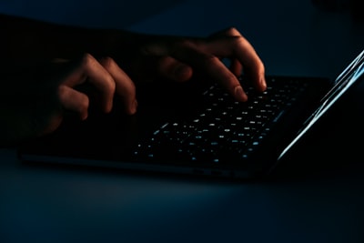 Dos ciberexpertos estadounidenses admiten colaboración con ALPHV Blackcat