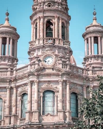 Guía para encontrar apps personalizadas en Santiago de Compostela
