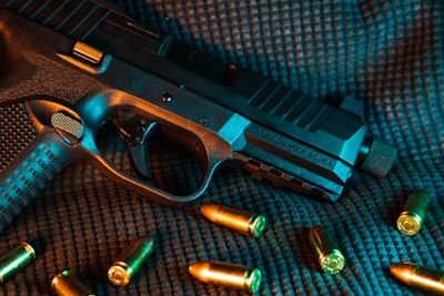 Dataset público de disparos: 28 armas, 16 calibres, 8000 muestras