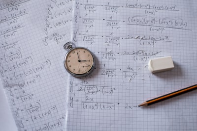 ¿Cómo la inteligencia artificial puede reducir costos y ahorrar tiempo?