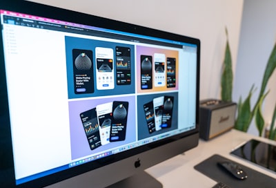 ¿Es compatible el software web personalizado con dispositivos móviles?