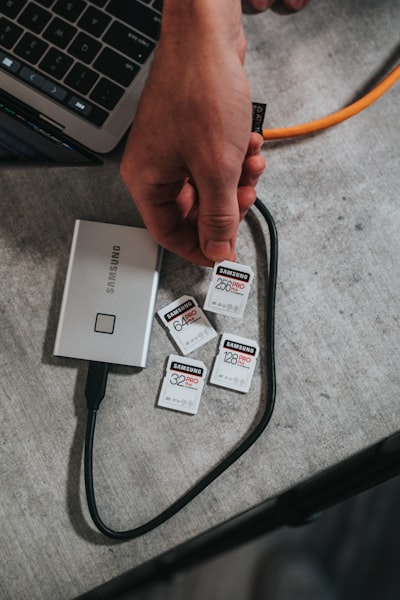 Las Unidades Flash USB y Tarjetas SD Están Volviendo Inasequibles