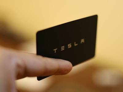 10% del costo de Nvidia: por qué la asociación de chips Tesla-Intel exige atención
