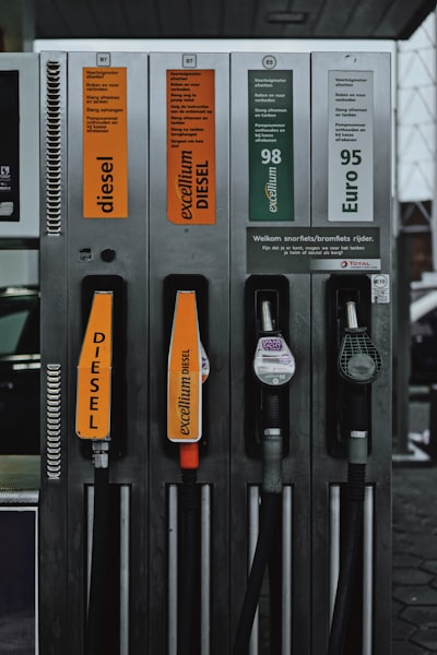 Encuentra gasolina barata con estas apps