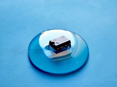 Nuevo chip Teralynx T100 reduce consumo un 25% en redes IA