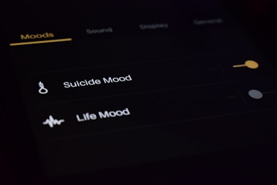 Ataques de jailbreak en Audio LLMs con Gradient-Ratio Masking
