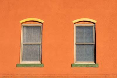 Comparación: Contratación de servicios web vs desarrollo interno tradicional