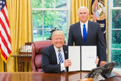 Trump planea recortar $707 millones del presupuesto de CISA