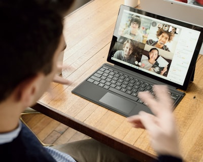 Directorio completo de soluciones de intranet con chat en Granada