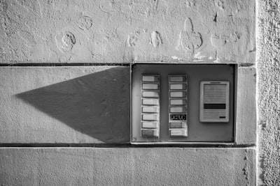 Central telefónica para empresas tecnológicas vs competidores en banca.