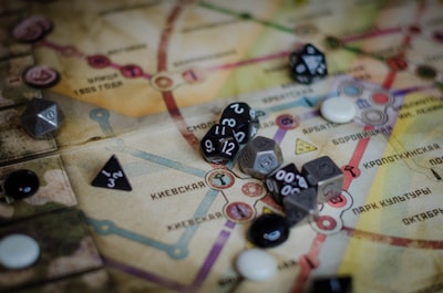 Un RPG de dados extraño y visualmente retro