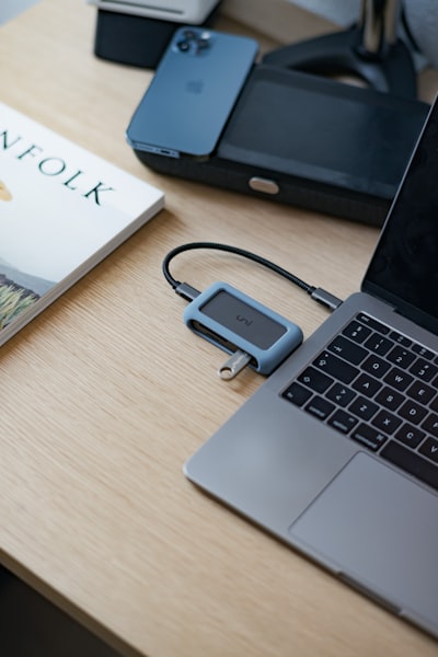 Convierte tu laptop con un hub 7 en 1 a precio mínimo