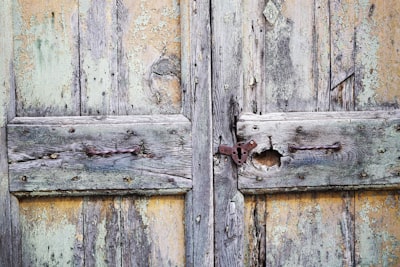 Backdoor Attacks in Contrastive Continual Learning for IoT Systems