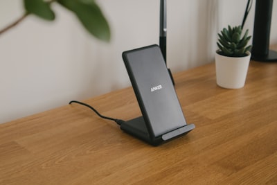 Carga 6 dispositivos a la vez con 250W de potencia