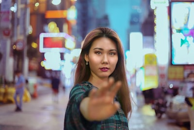 Intercambio de caras en video con IA: Guía de VidMage AI 2026