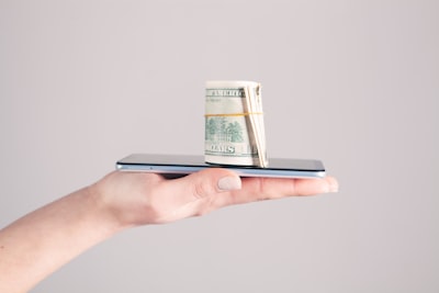 Opciones de financiamiento y pago por fases para software móvil
